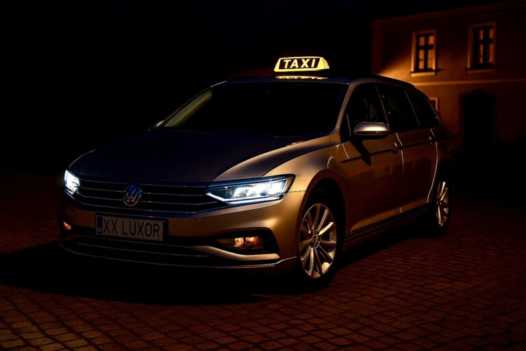 Taxi Devínska Nová Ves noc